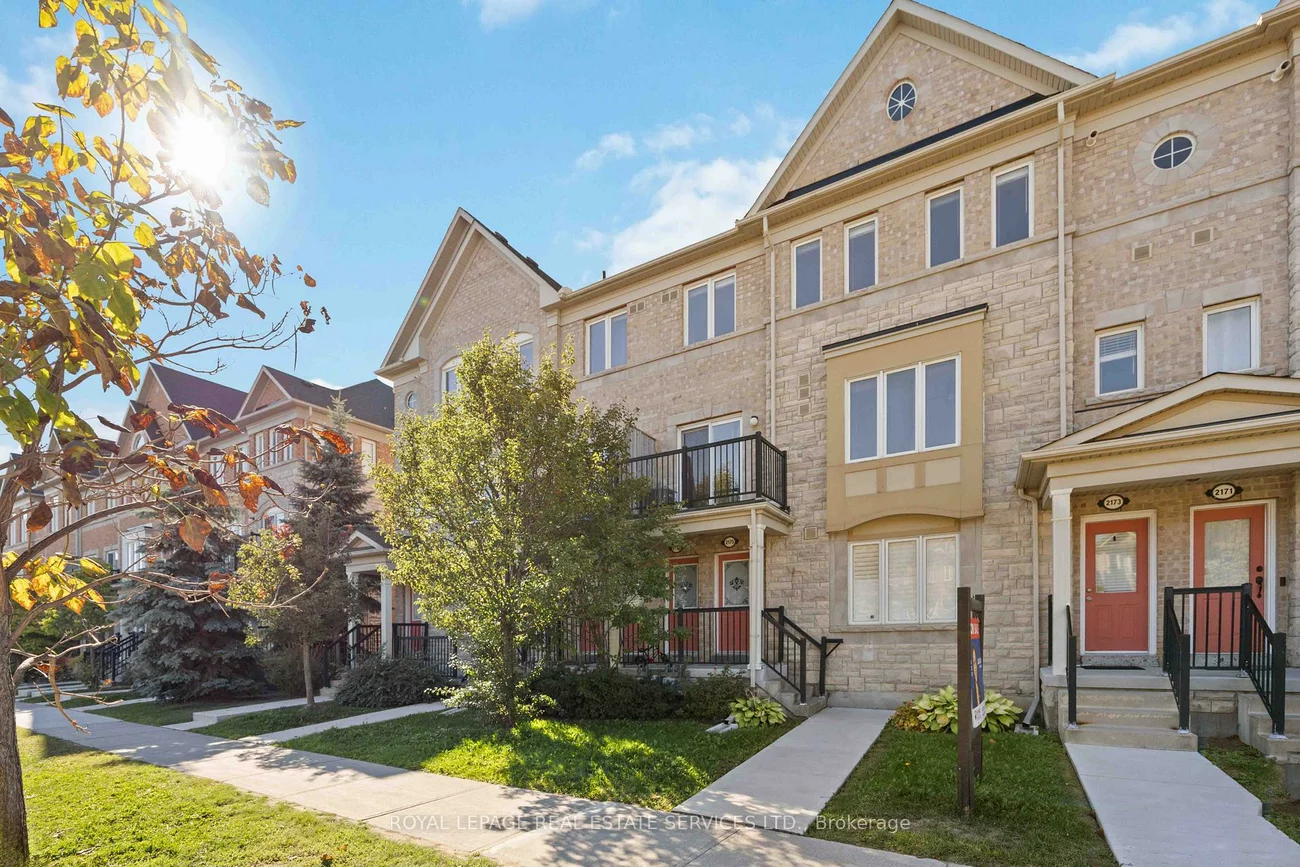 2179, Bur Oak, Greensborough, Markham