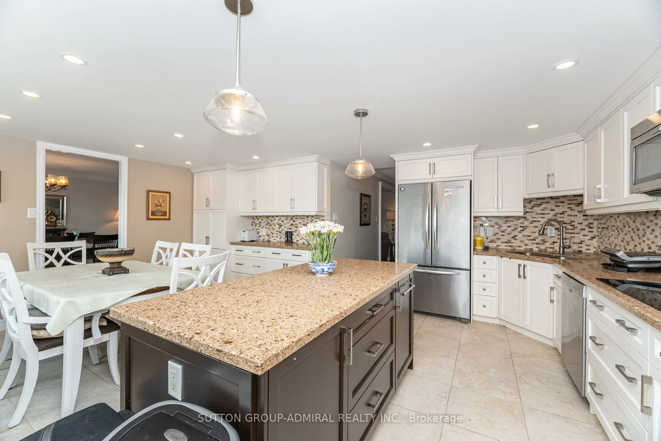 7825, Bayview, Aileen-Willowbrook, Markham