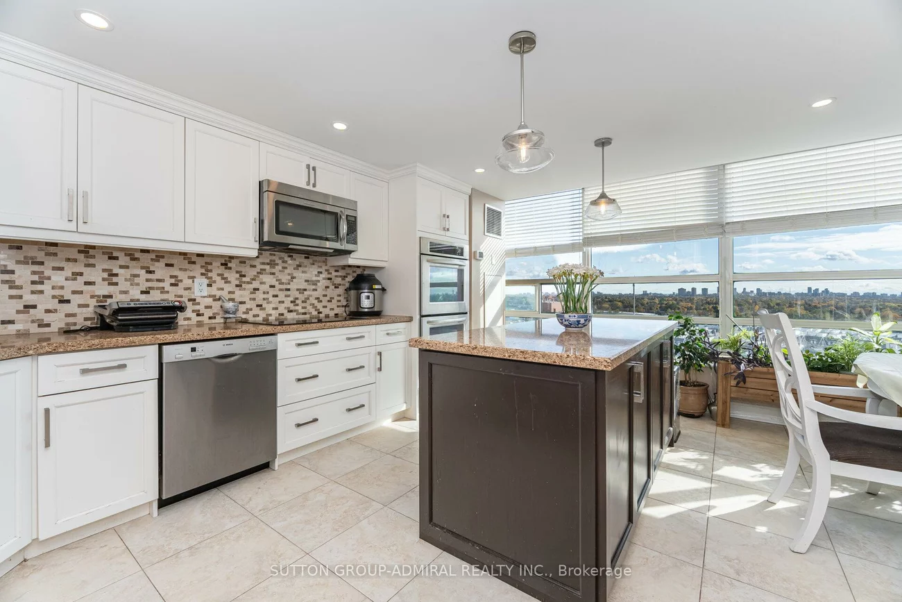 7825, Bayview, Aileen-Willowbrook, Markham