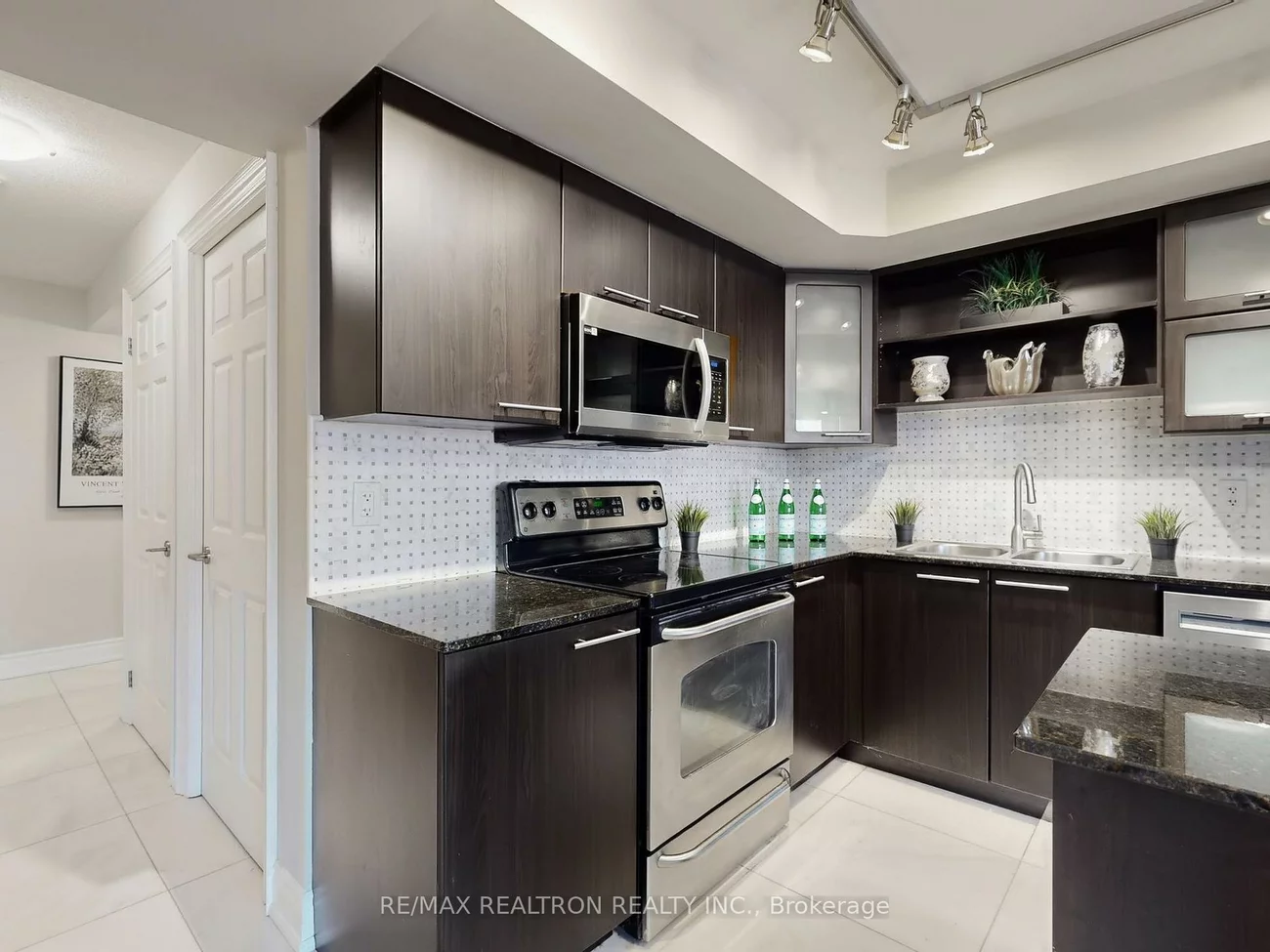 37, Galleria, Commerce Valley, Markham