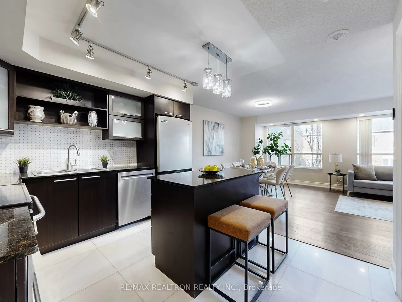 37, Galleria, Commerce Valley, Markham