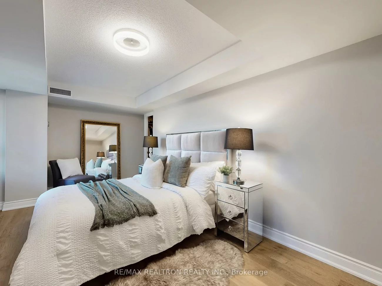 37, Galleria, Commerce Valley, Markham