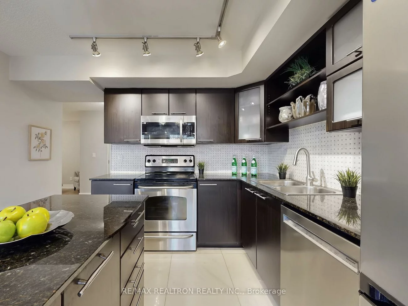 37, Galleria, Commerce Valley, Markham