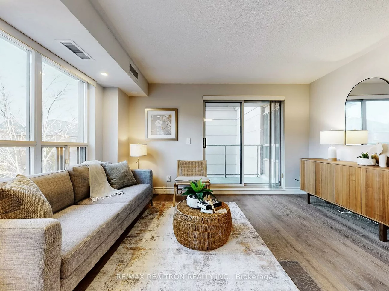 37, Galleria, Commerce Valley, Markham