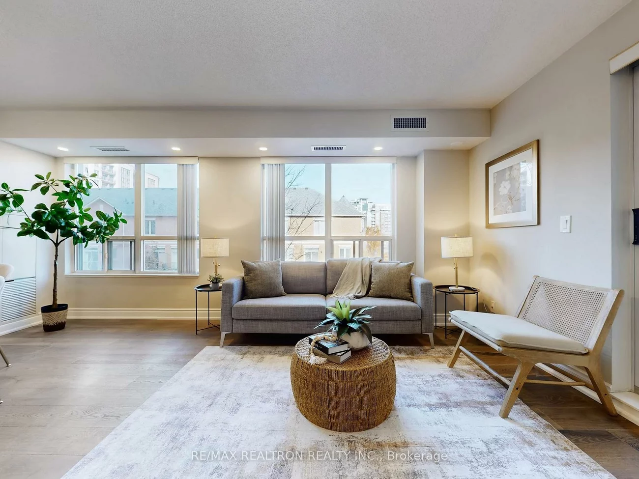 37, Galleria, Commerce Valley, Markham