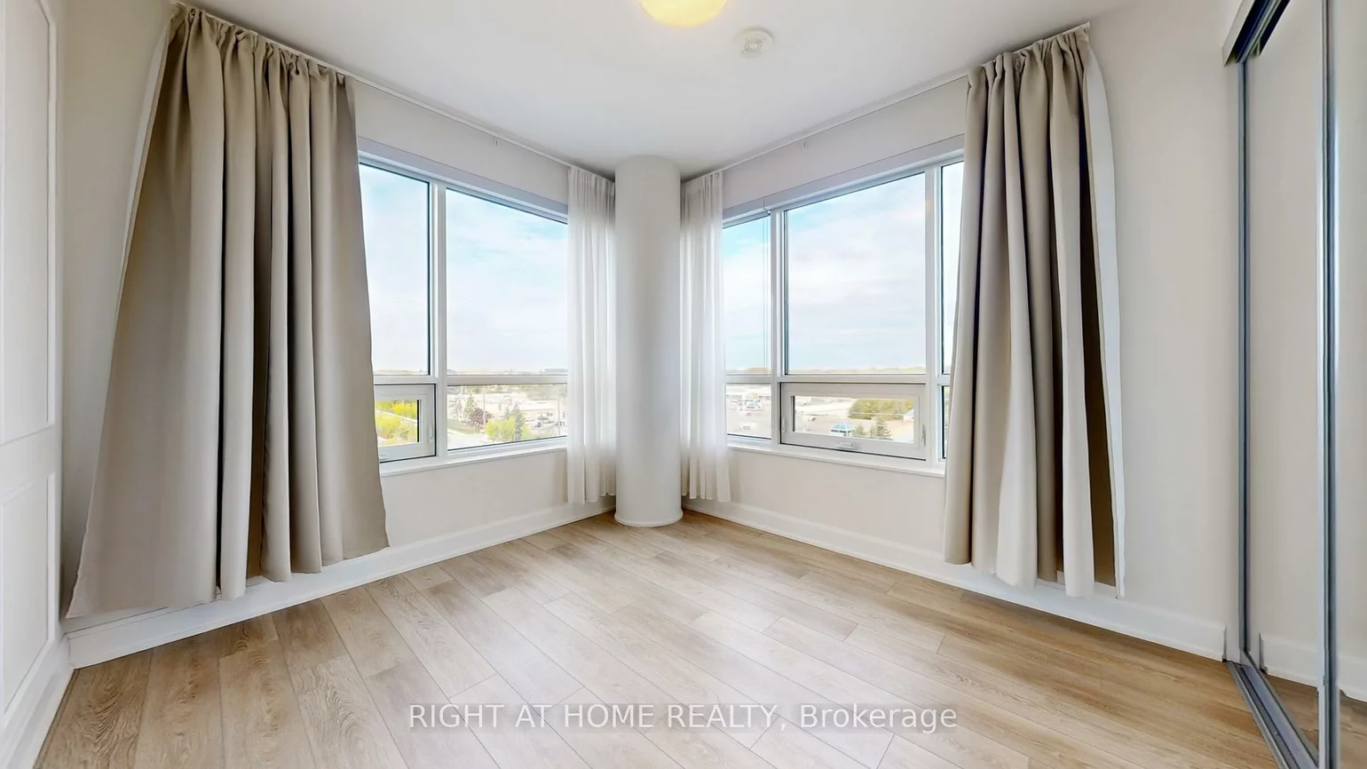 38, Water Walk, Unionville, Markham