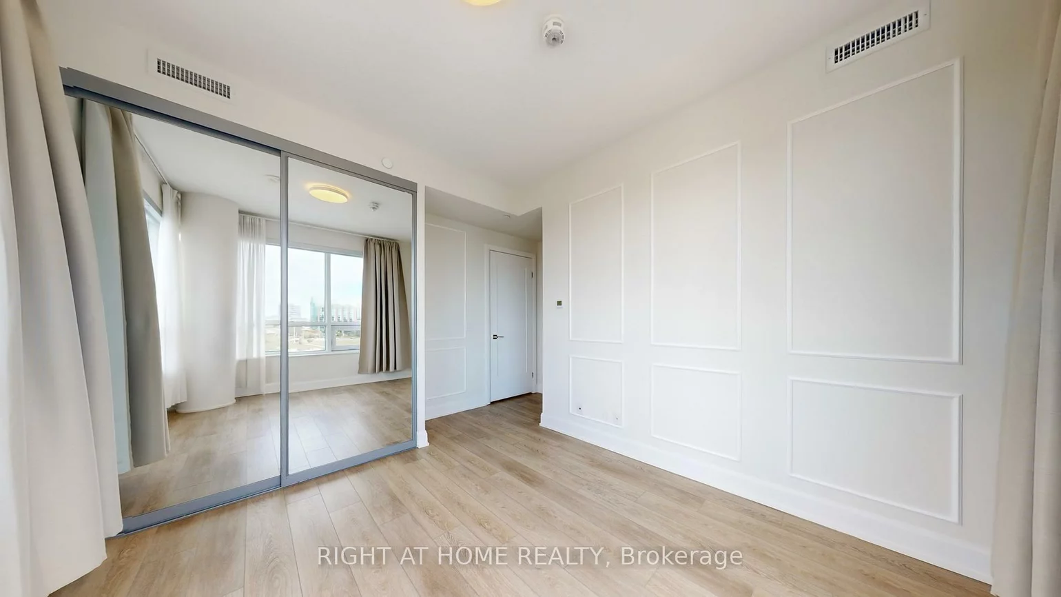 38, Water Walk, Unionville, Markham