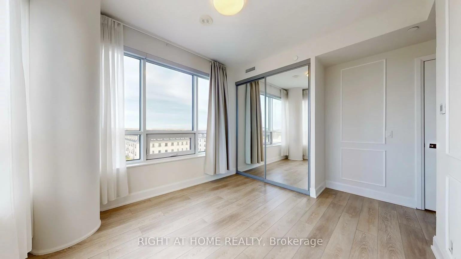 38, Water Walk, Unionville, Markham