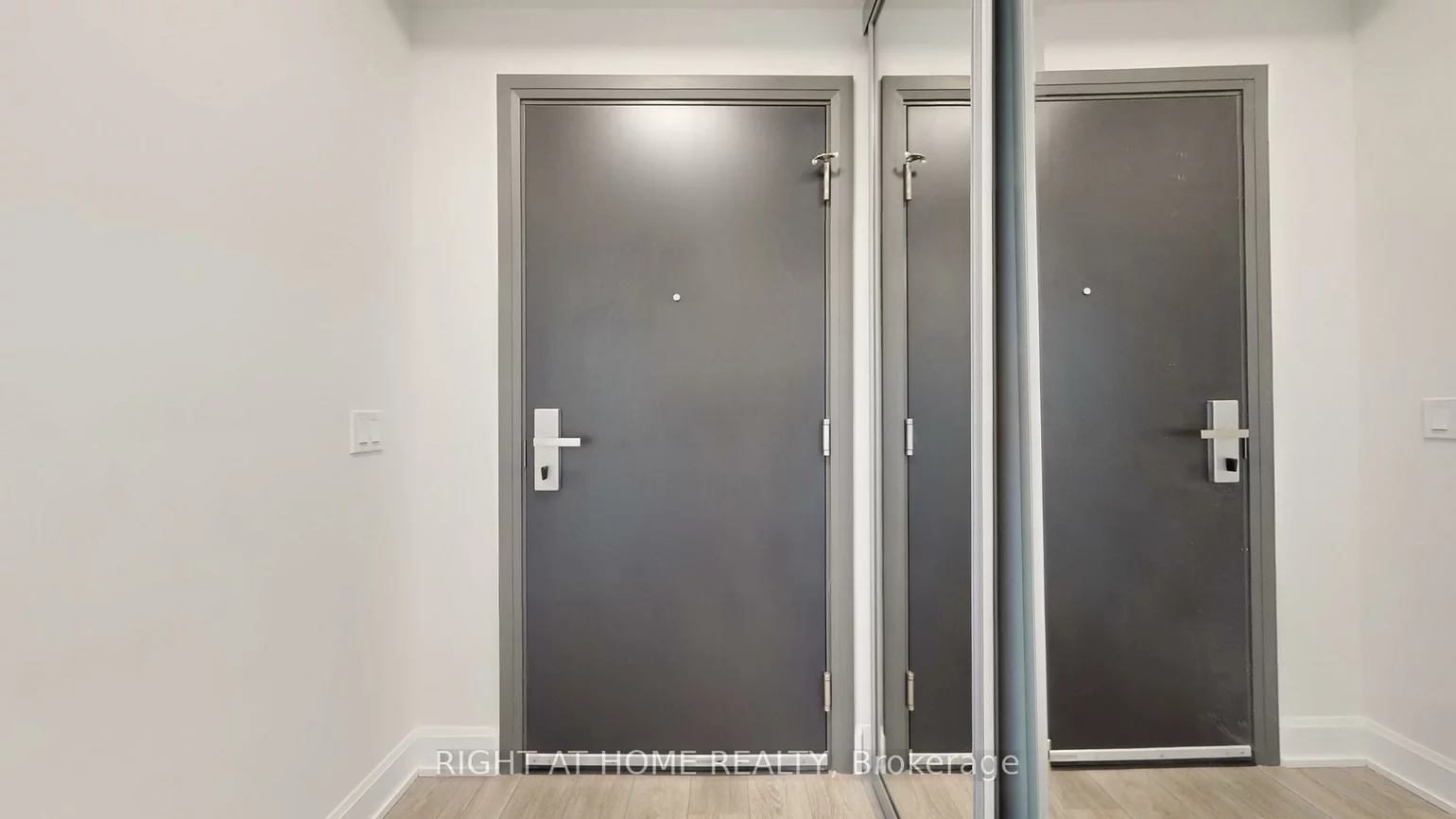 38, Water Walk, Unionville, Markham