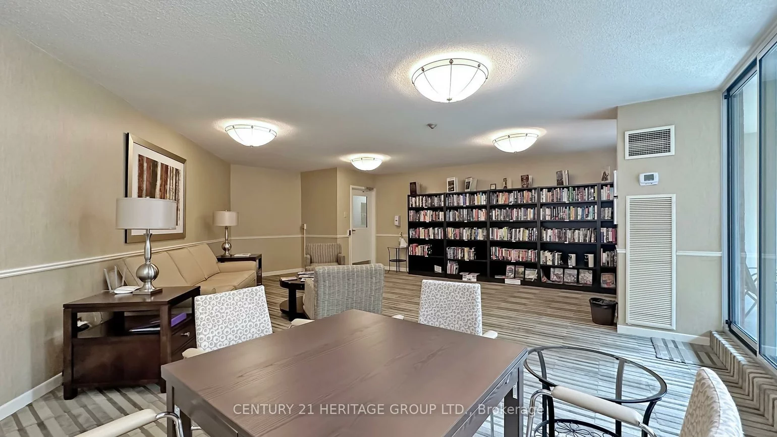 7811, Yonge, Thornhill, Markham