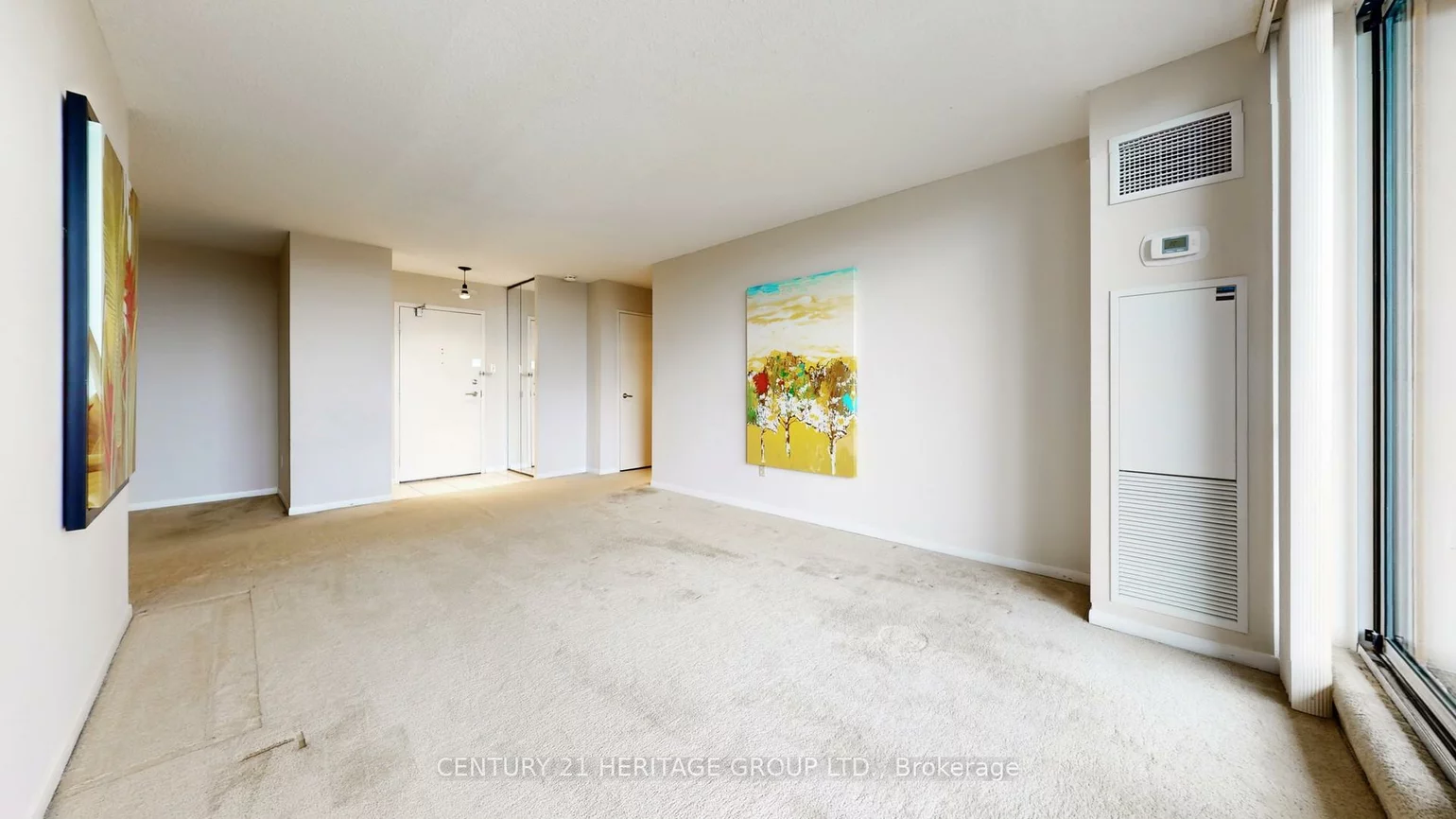 7811, Yonge, Thornhill, Markham