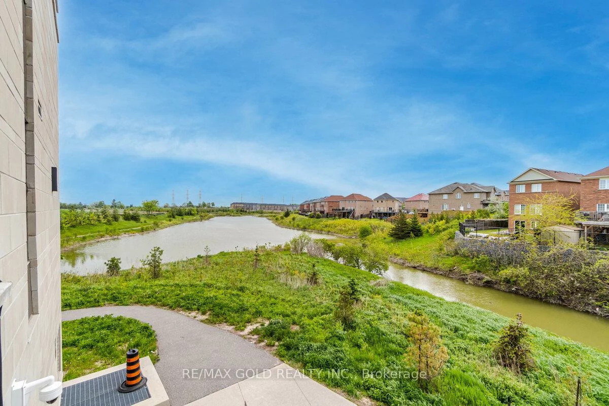 39, New Delhi, Cedarwood, Markham