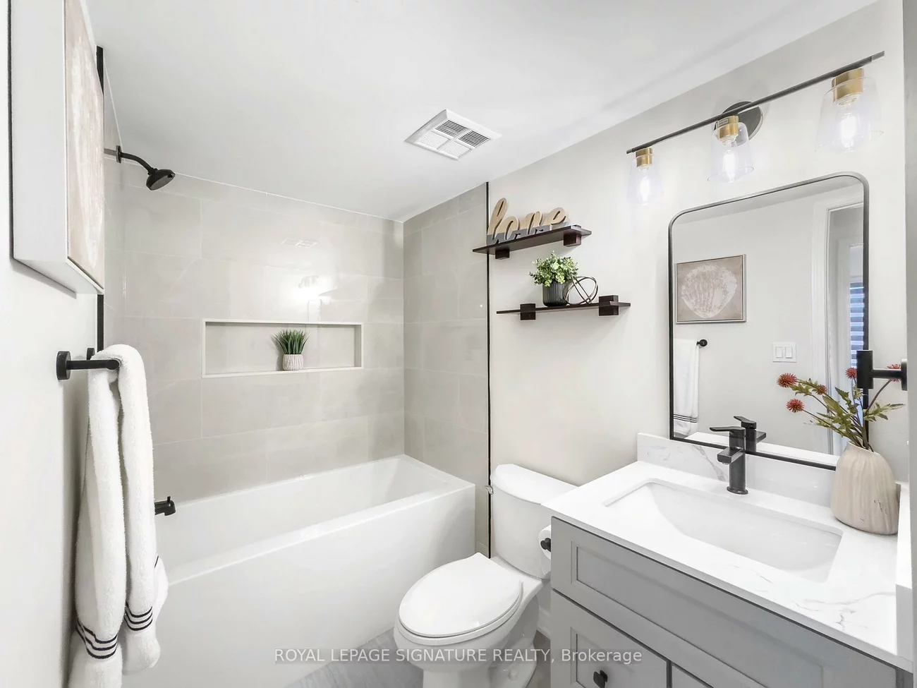 2249, Bur Oak, Greensborough, Markham