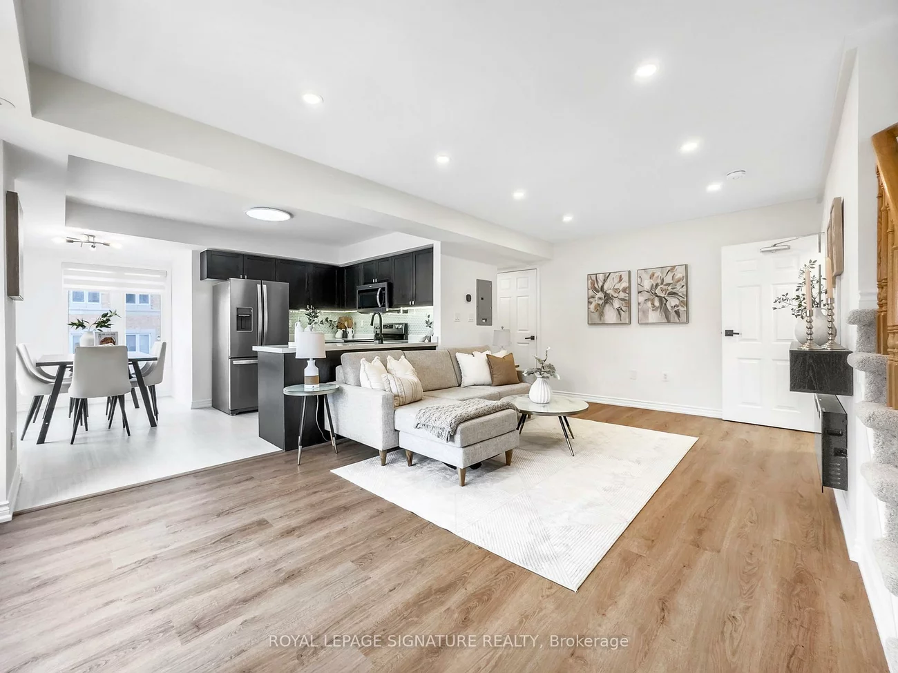 2249, Bur Oak, Greensborough, Markham