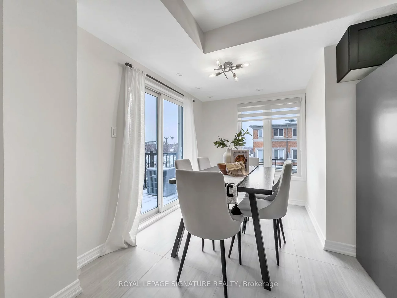 2249, Bur Oak, Greensborough, Markham