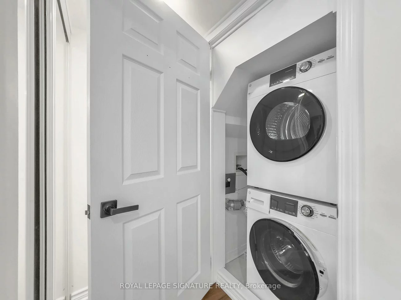 2249, Bur Oak, Greensborough, Markham