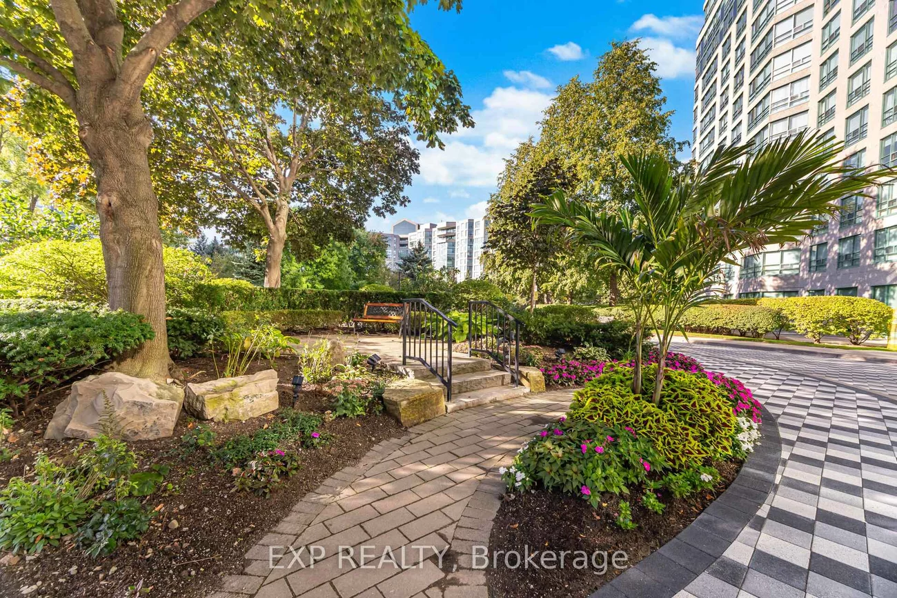 7825, Bayview, Aileen-Willowbrook, Markham