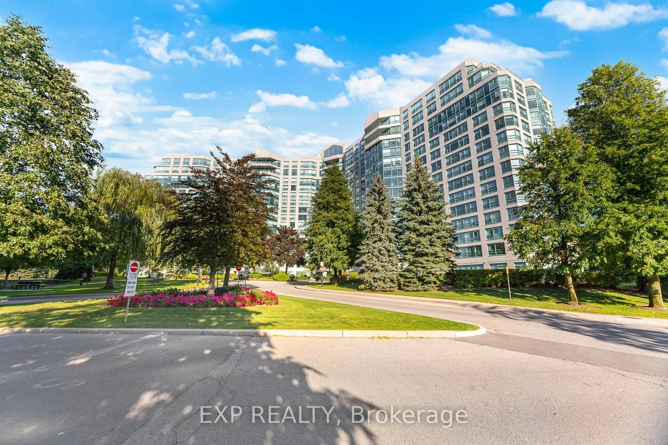 7825, Bayview, Aileen-Willowbrook, Markham