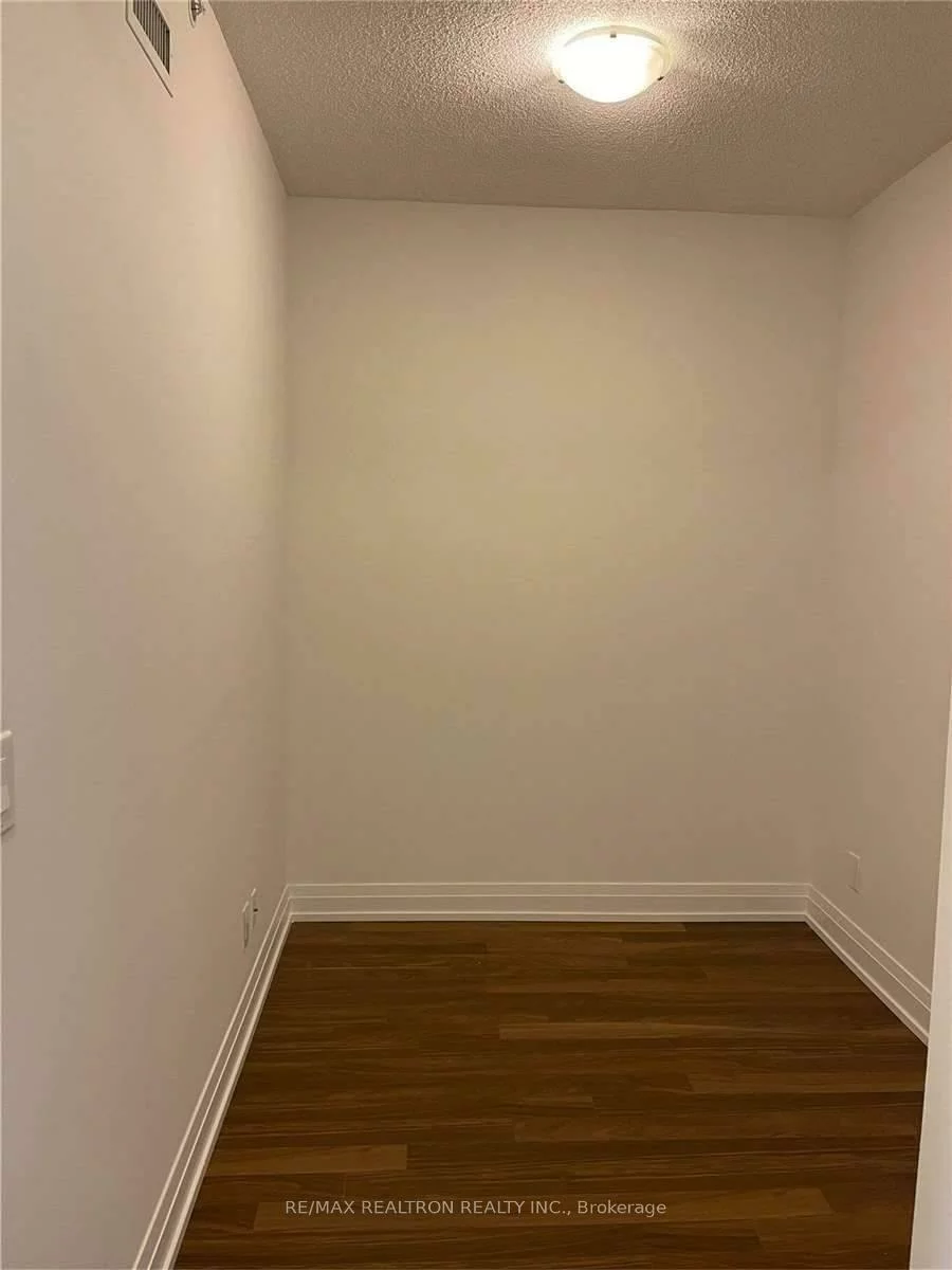 7165, Yonge, Grandview, Markham