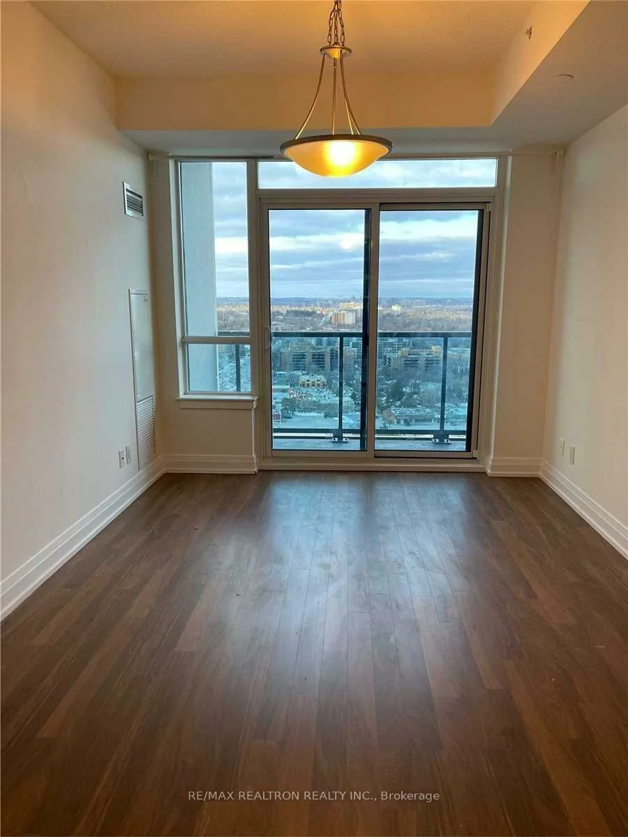 7165, Yonge, Grandview, Markham