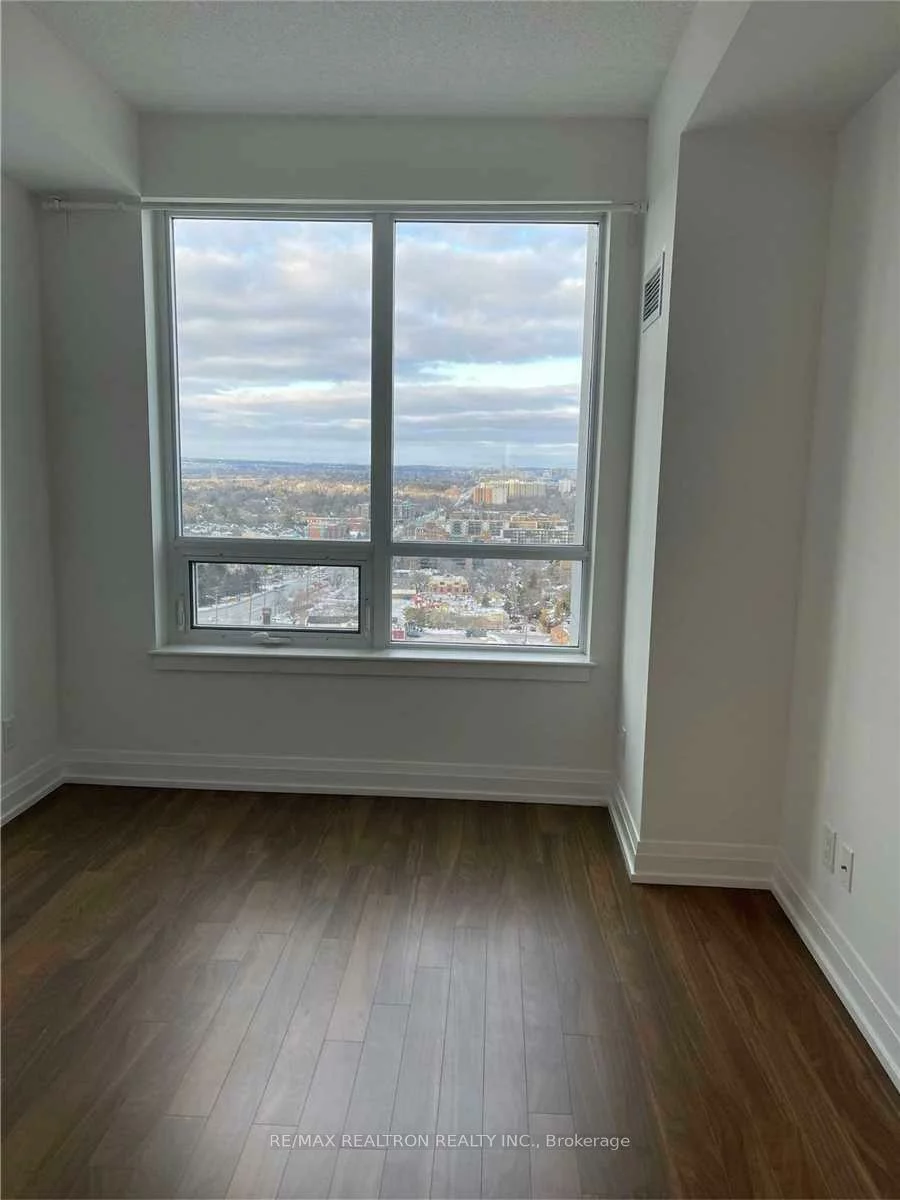 7165, Yonge, Grandview, Markham