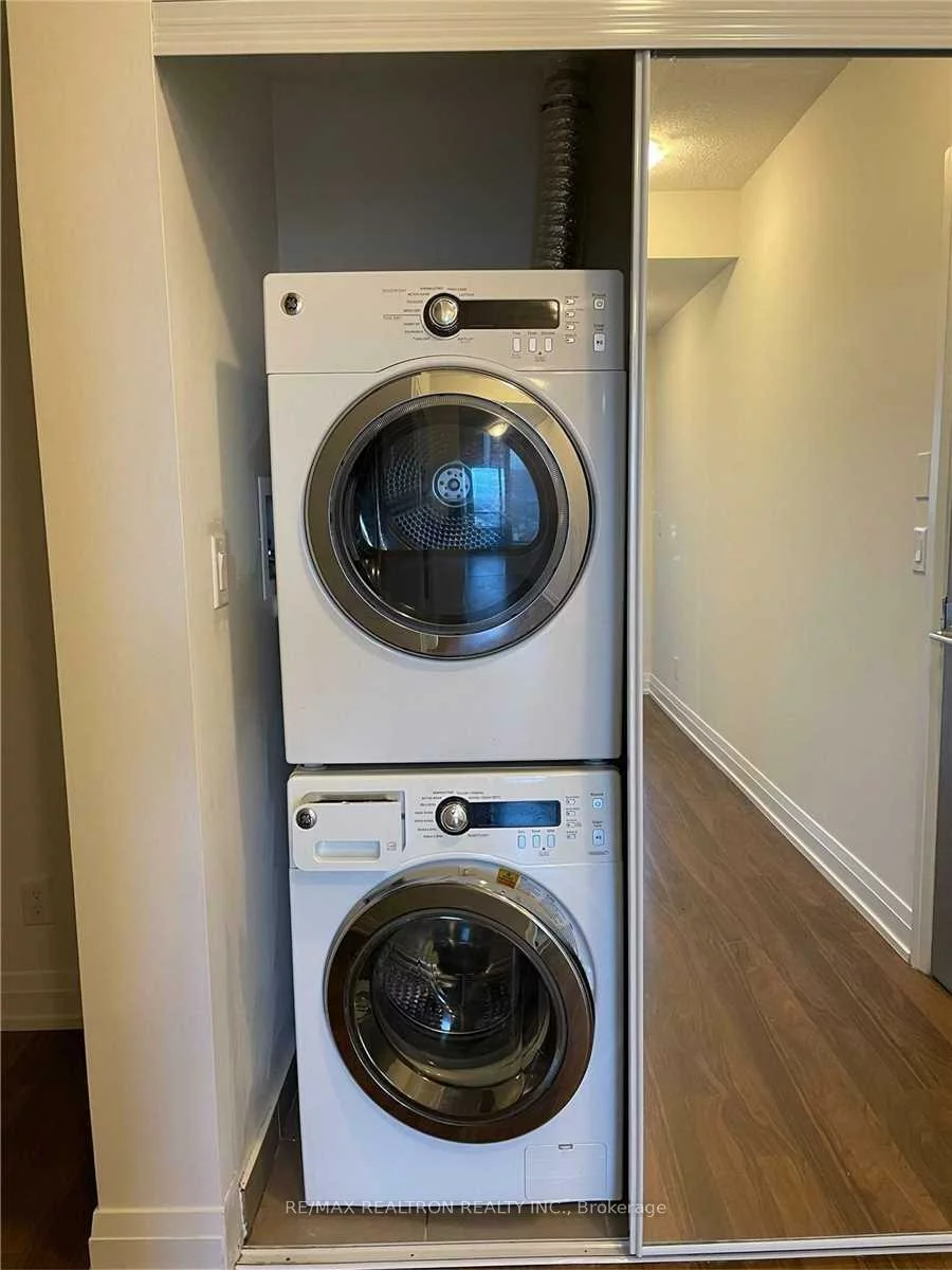 7165, Yonge, Grandview, Markham