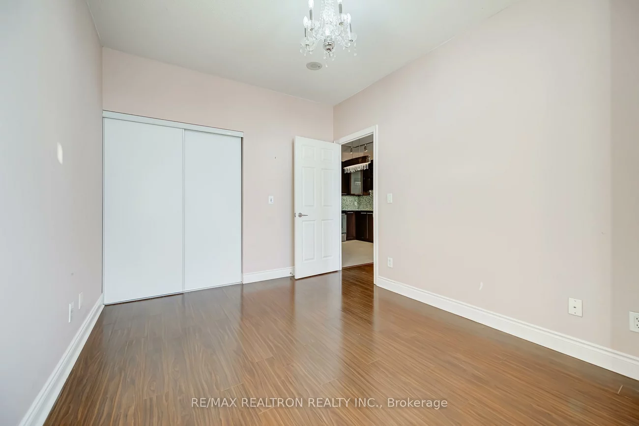 37, Galleria, Commerce Valley, Markham