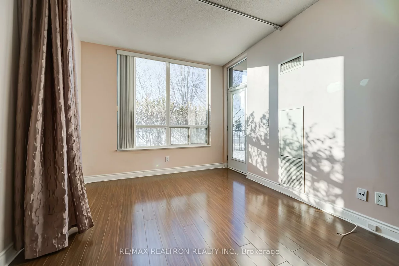 37, Galleria, Commerce Valley, Markham