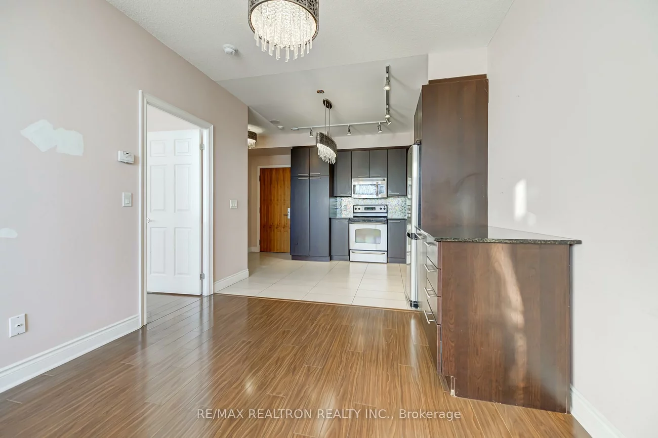 37, Galleria, Commerce Valley, Markham