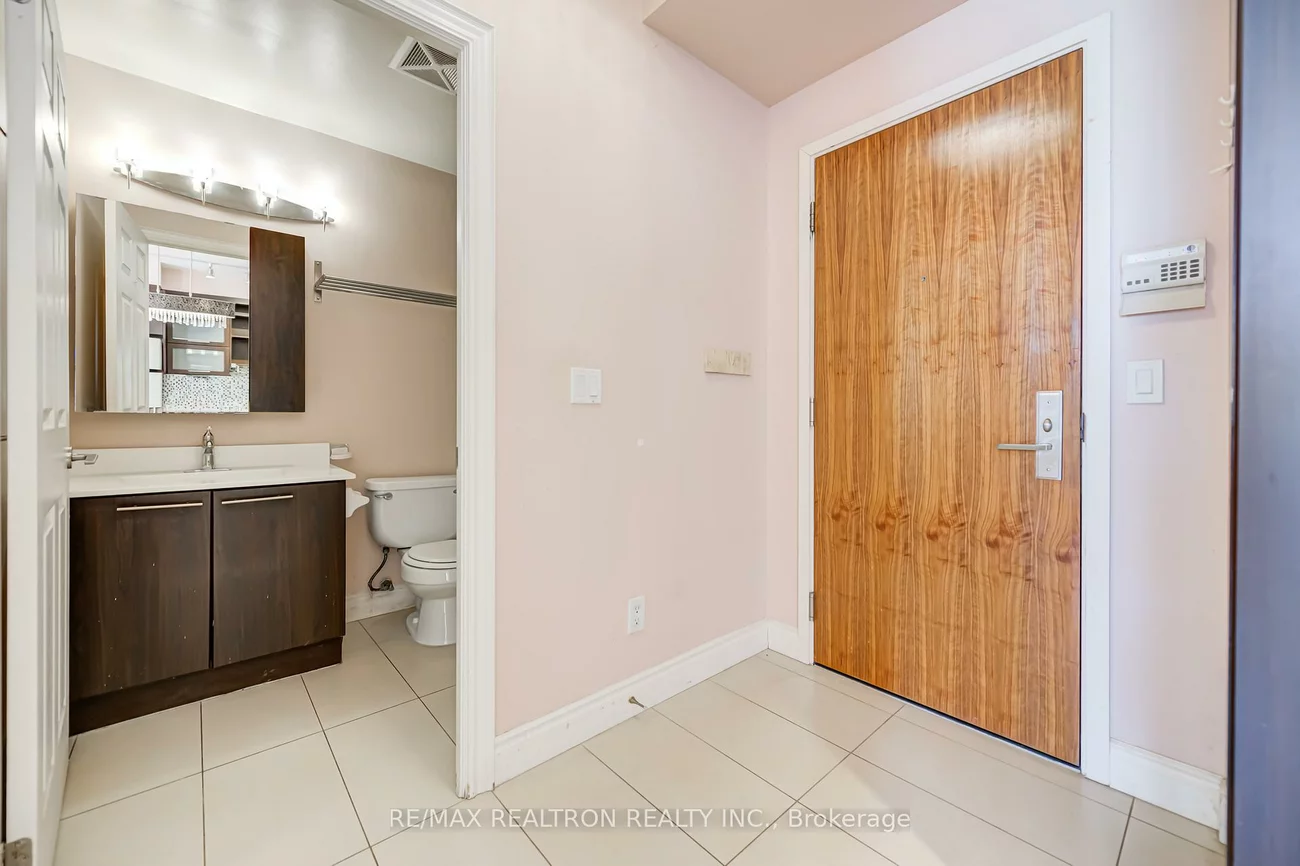 37, Galleria, Commerce Valley, Markham