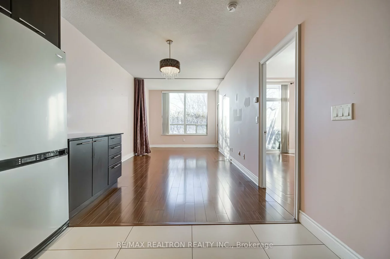 37, Galleria, Commerce Valley, Markham