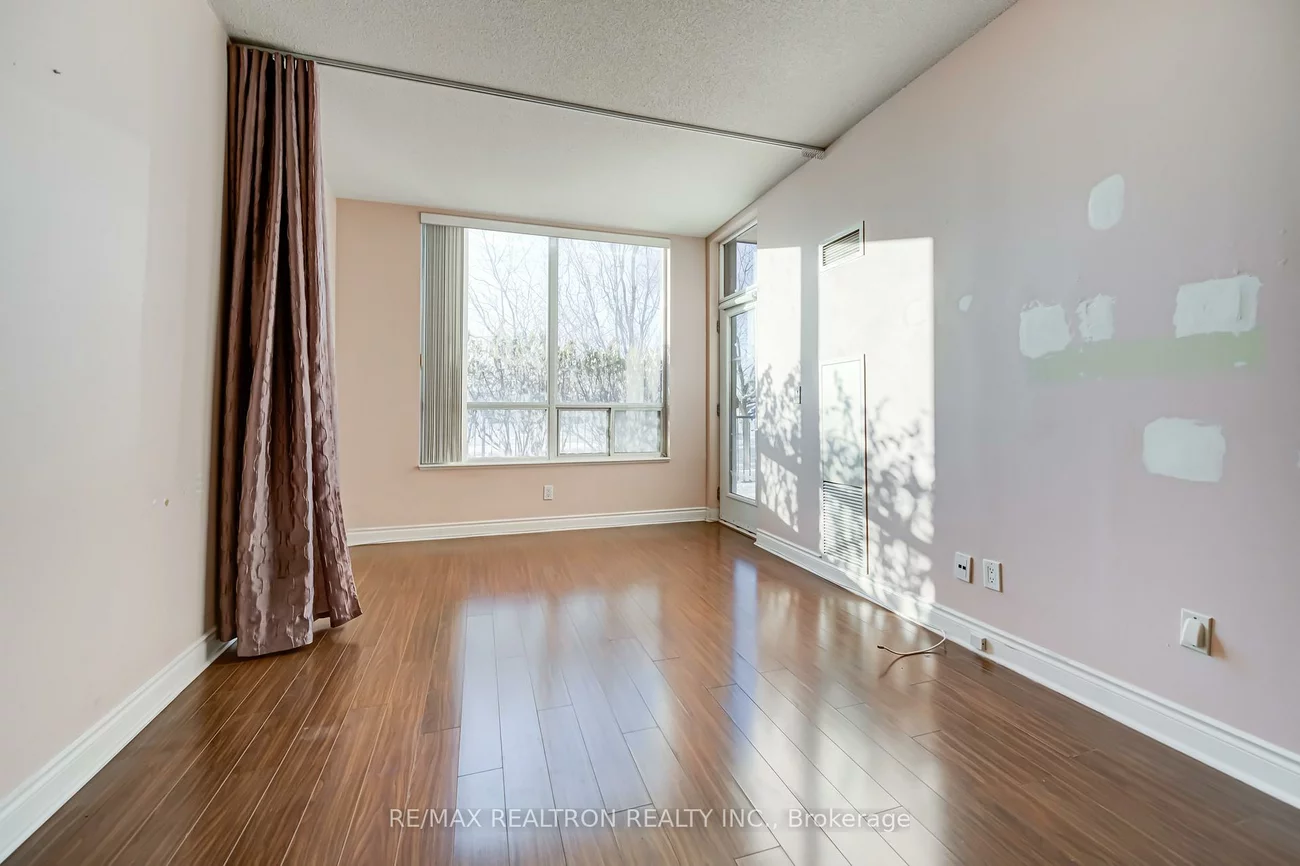 37, Galleria, Commerce Valley, Markham