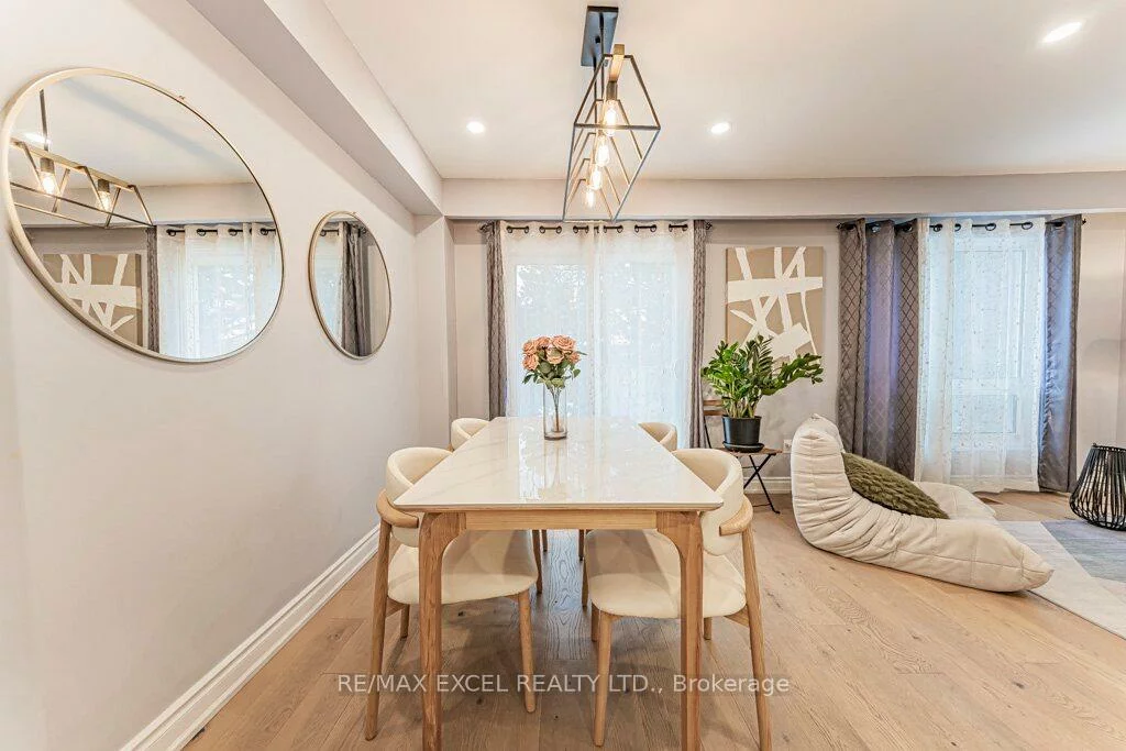 15, Knightsbridge, Markham Village, Markham