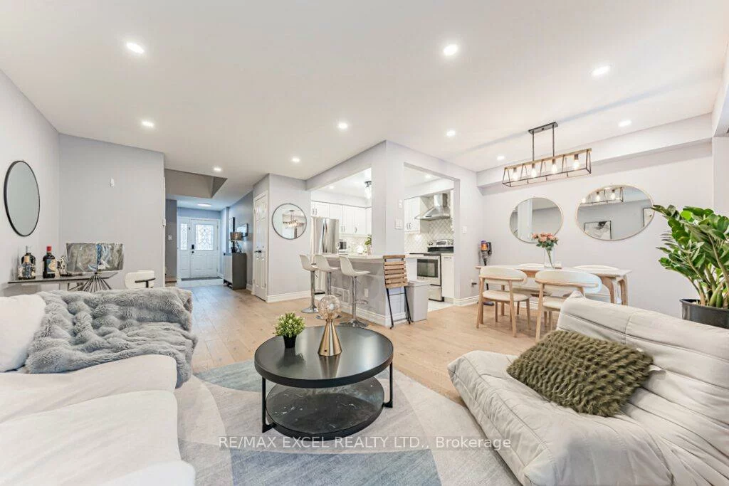 15, Knightsbridge, Markham Village, Markham