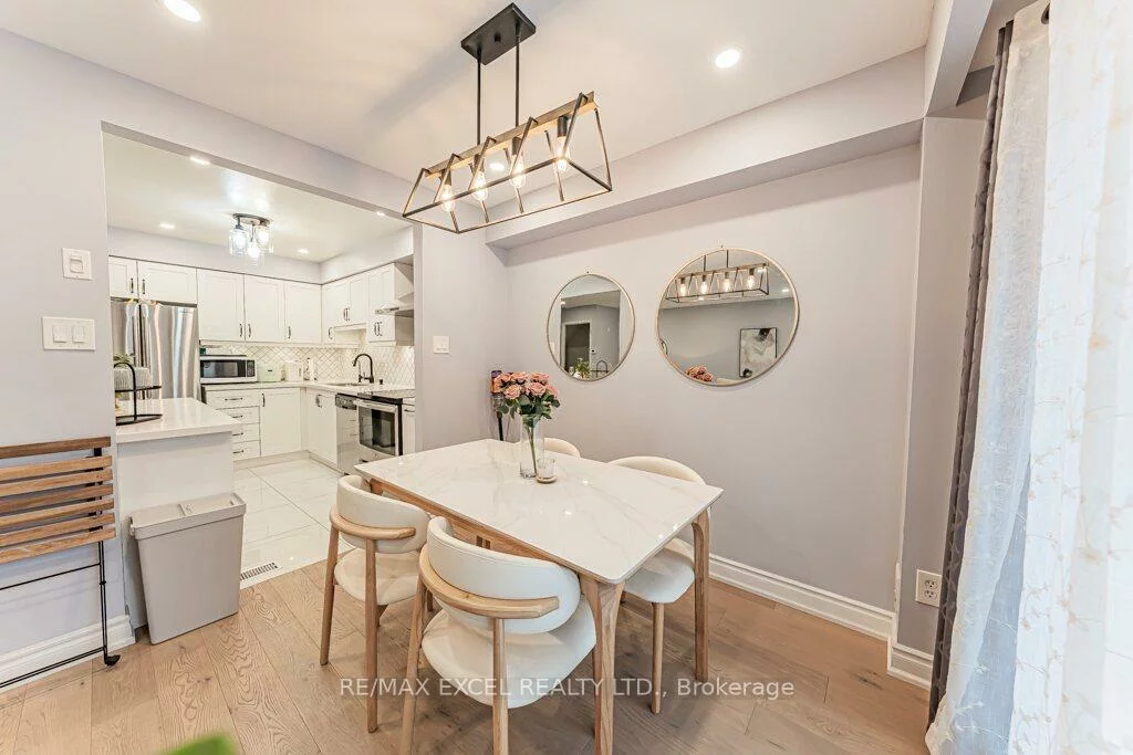 15, Knightsbridge, Markham Village, Markham