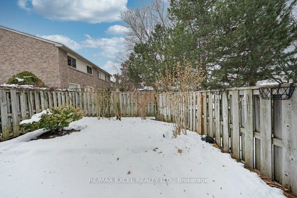 15, Knightsbridge, Markham Village, Markham