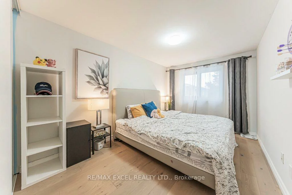 15, Knightsbridge, Markham Village, Markham