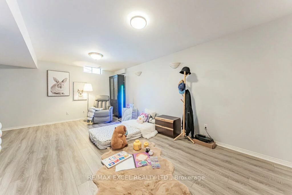 15, Knightsbridge, Markham Village, Markham