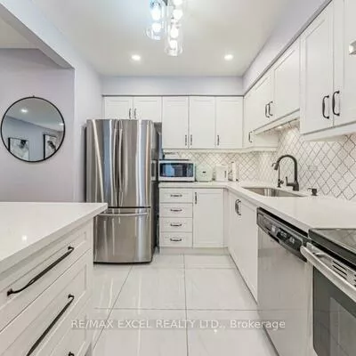 15, Knightsbridge, Markham Village, Markham