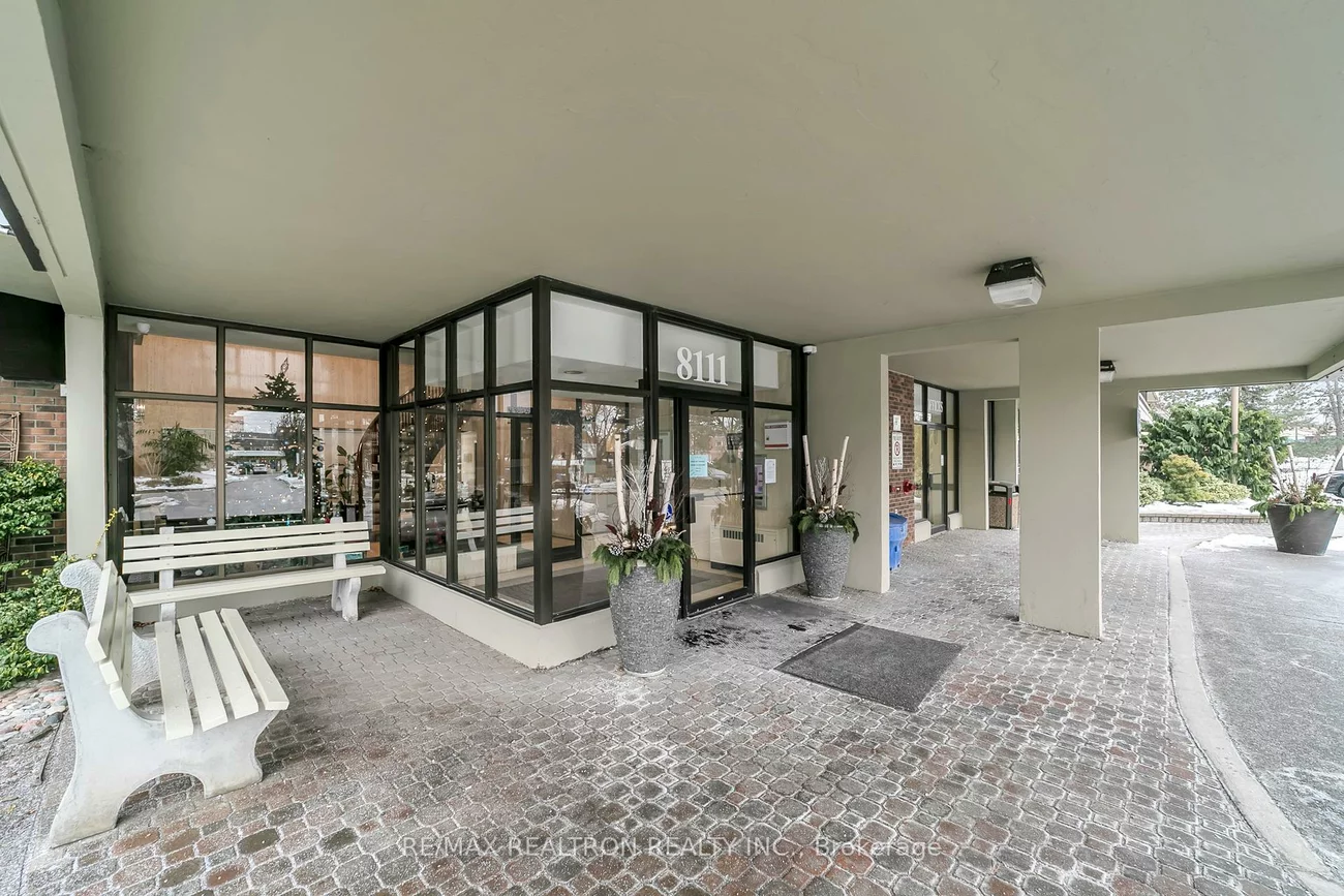 8111, Yonge, Royal Orchard, Markham