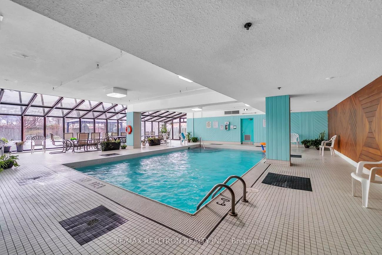 8111, Yonge, Royal Orchard, Markham