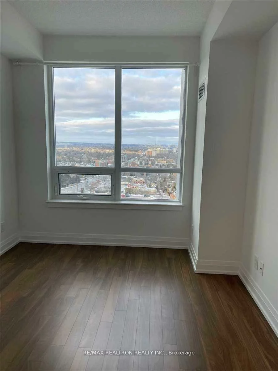 7165, Yonge, Grandview, Markham