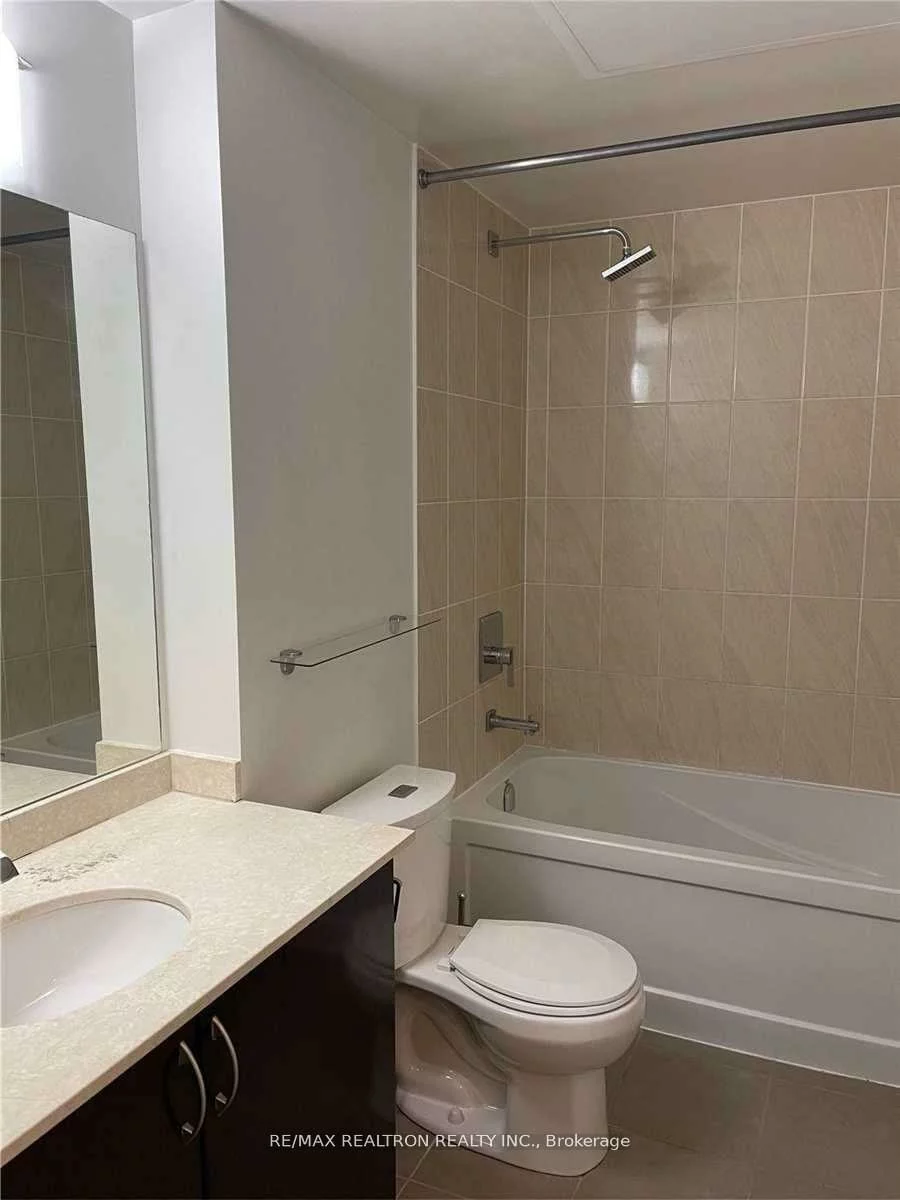 7165, Yonge, Grandview, Markham