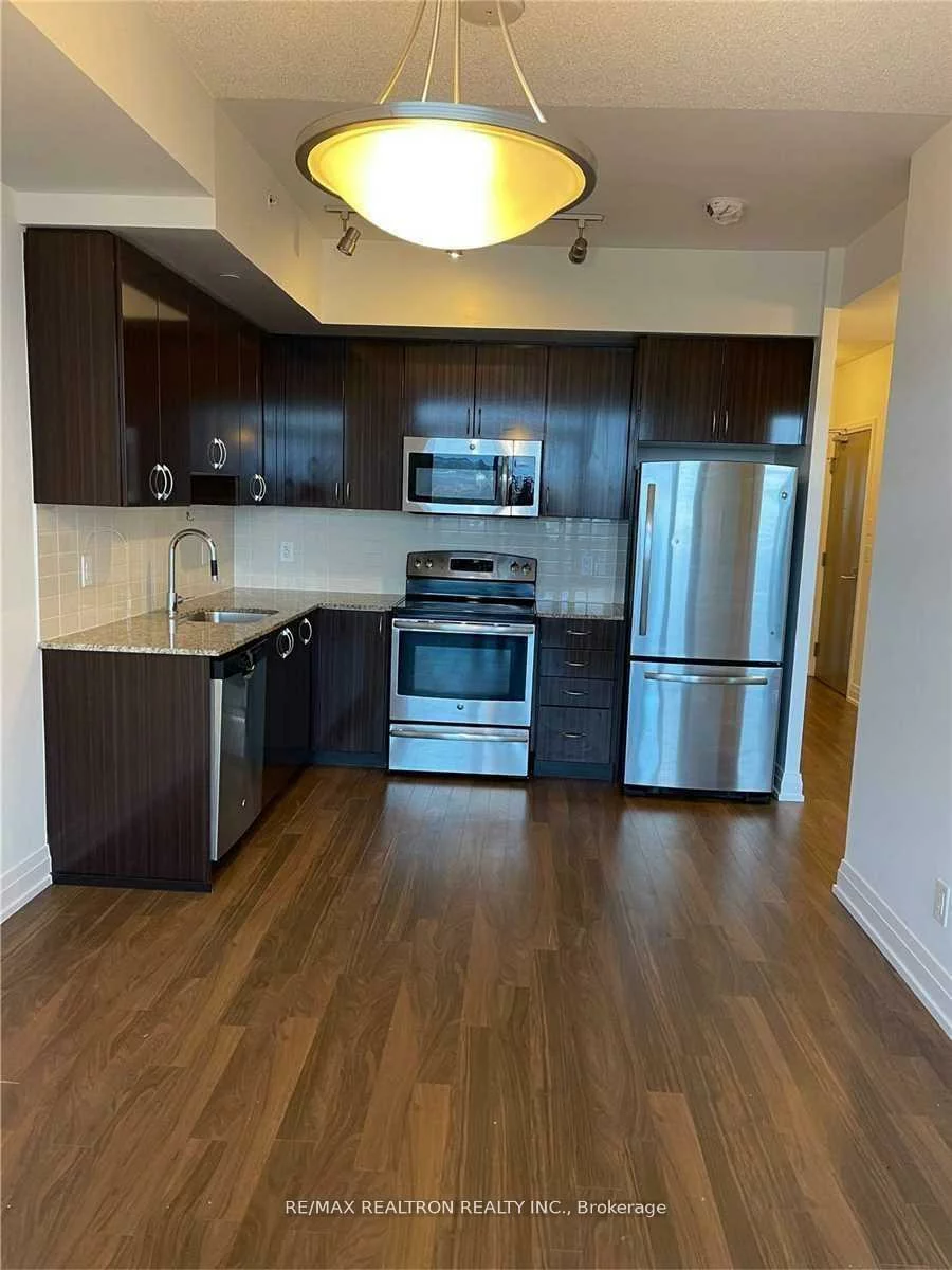 7165, Yonge, Grandview, Markham