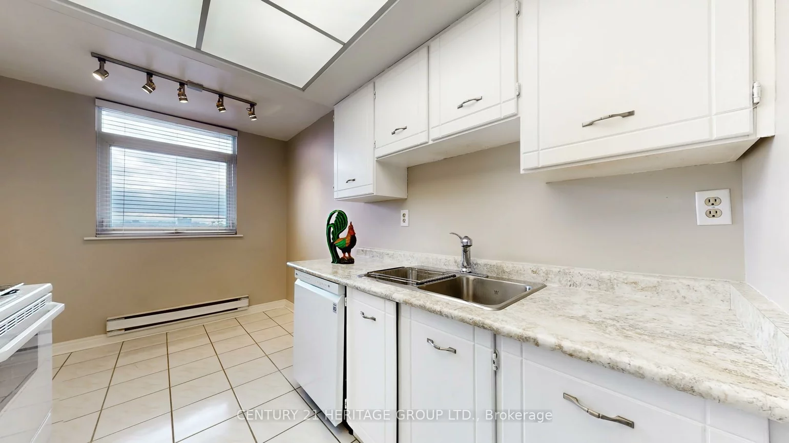 7811, Yonge, Thornhill, Markham