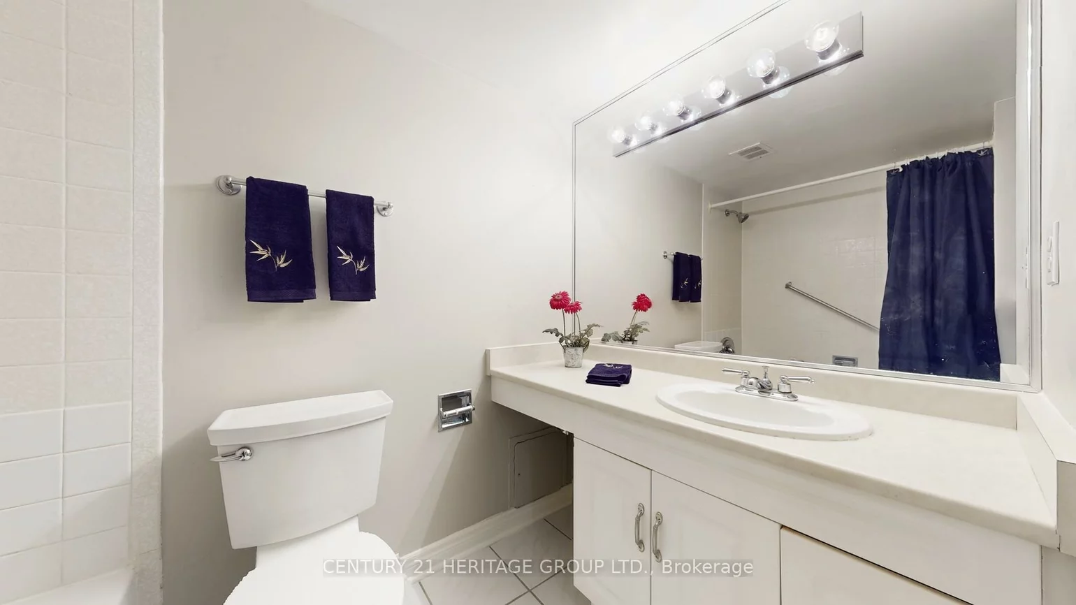 7811, Yonge, Thornhill, Markham