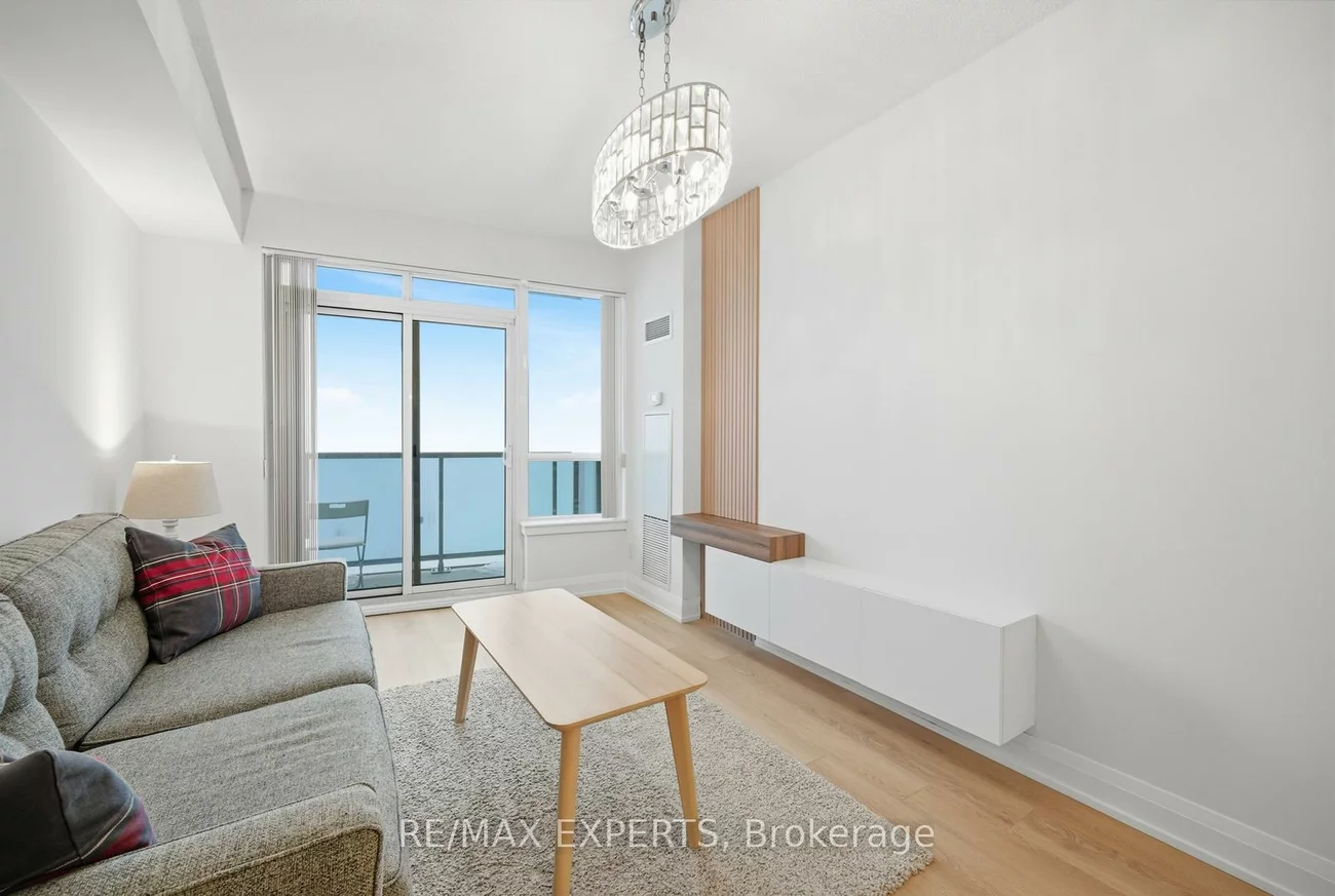 7161, Yonge, Grandview, Markham