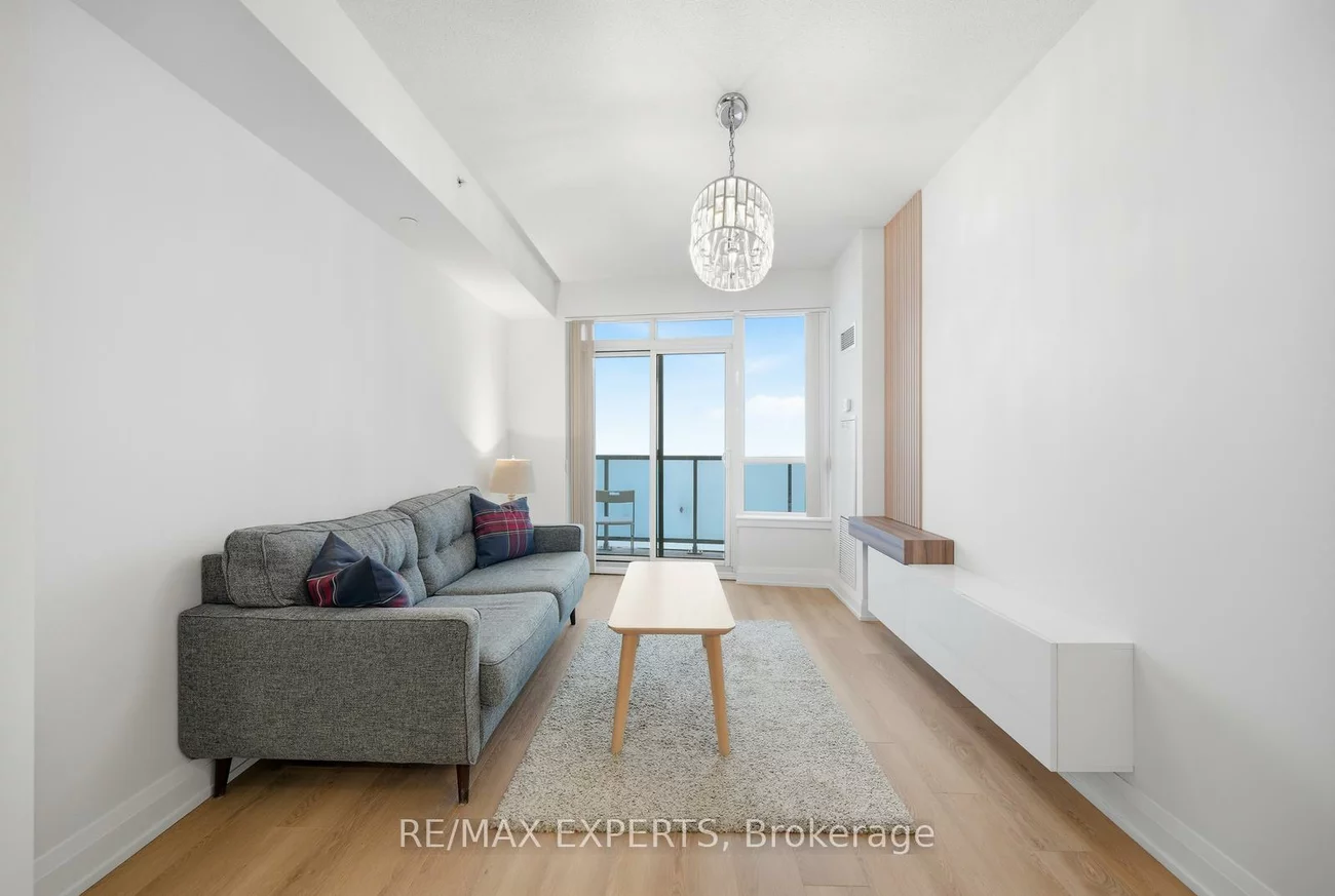 7161, Yonge, Grandview, Markham