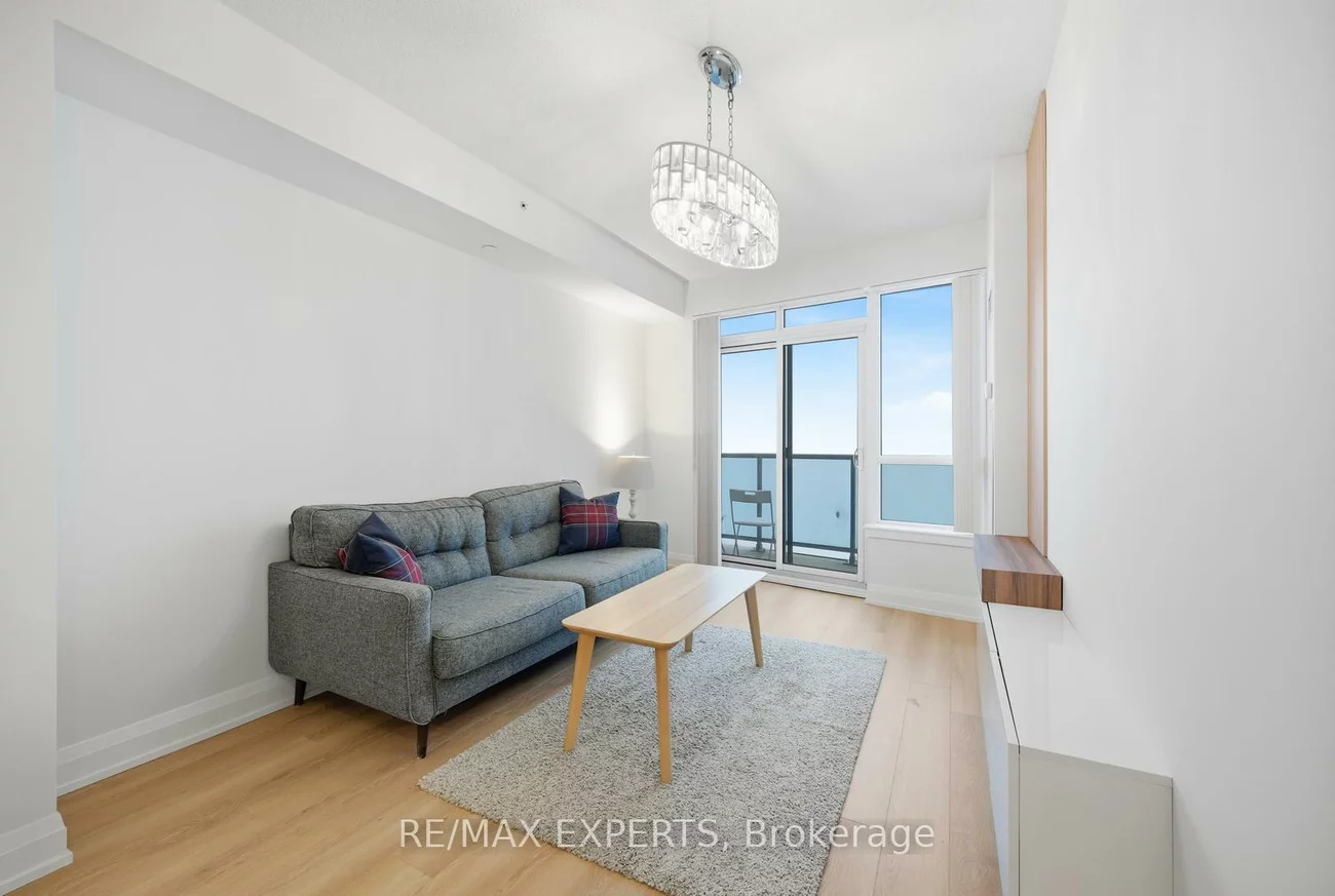 7161, Yonge, Grandview, Markham