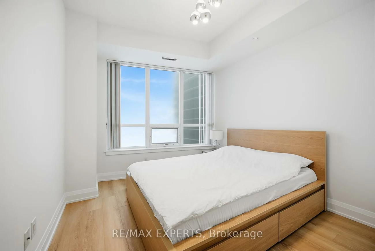 7161, Yonge, Grandview, Markham